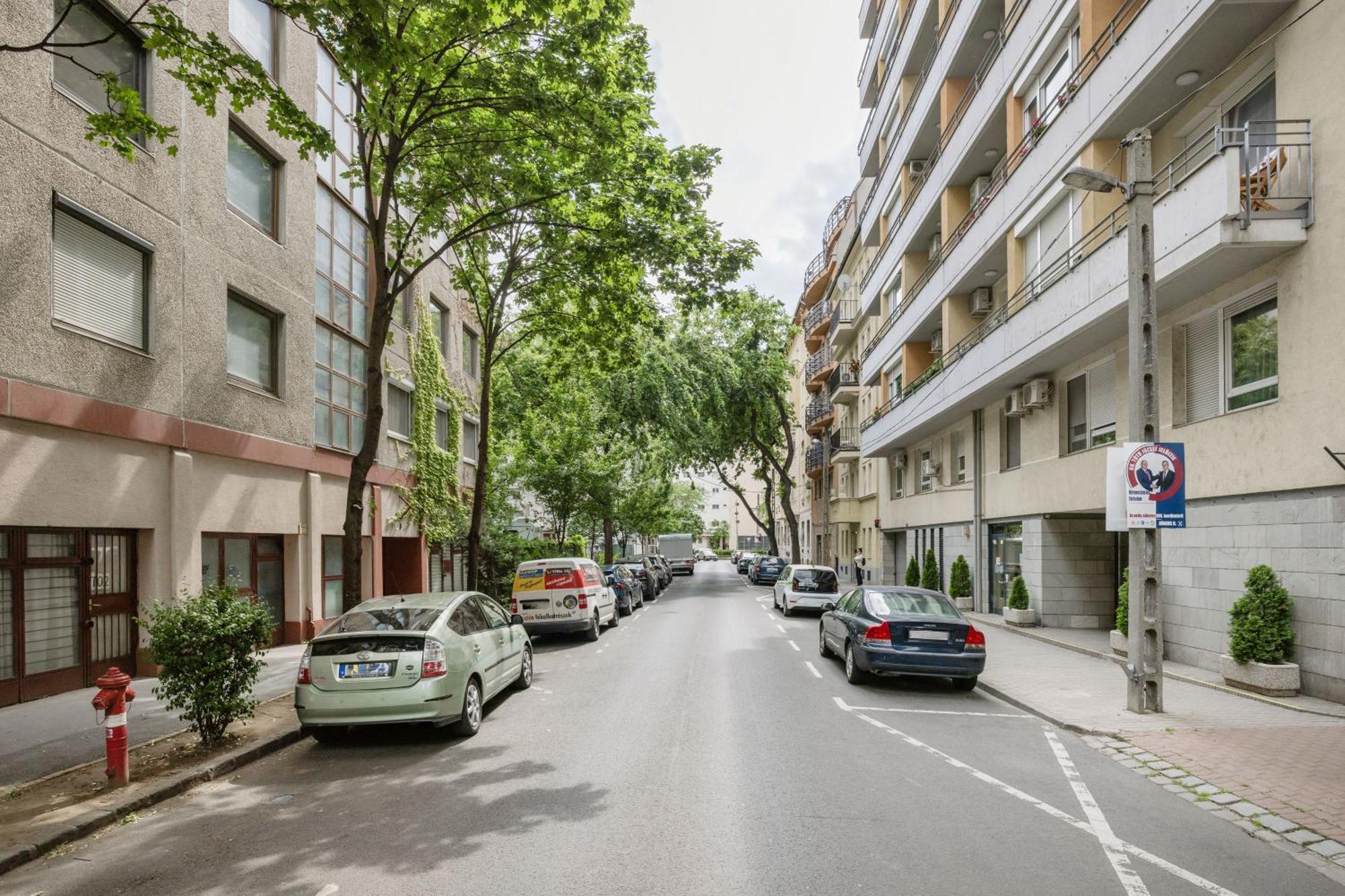 Modern Two-Bedroom Apartment With Free Parking Budapest Exterior photo